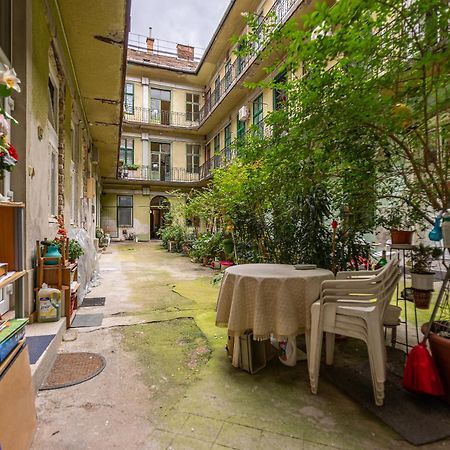 Cosy Flat With Balcony Apartman Budapest Kültér fotó